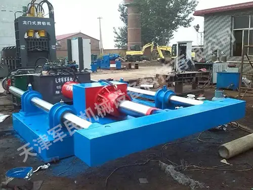 Hydraulic billet jacking machine